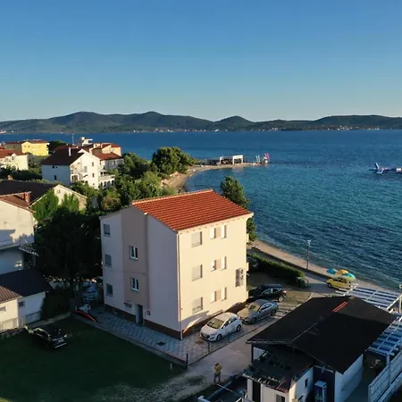 Apartman Lara