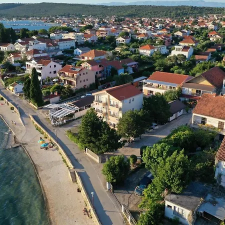 Lara Apartamento Sukošan