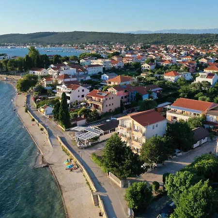 Lara Apartman