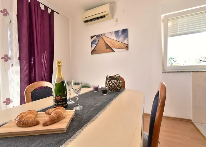 Apartman Lara *