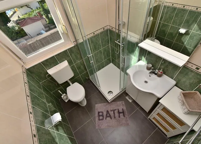 Lara Apartman