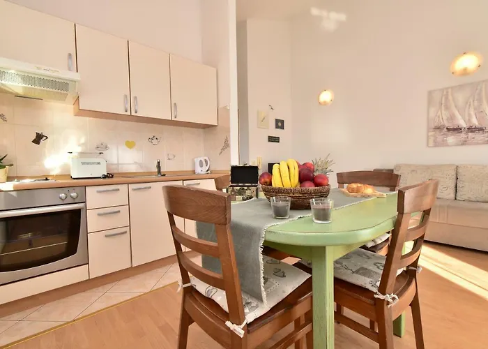 Apartman Lara *