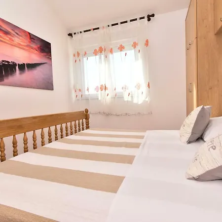 Lara Apartment