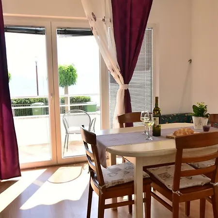 Apartamento Lara Sukošan